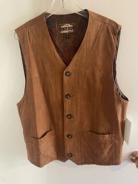 Nomad Men's Brown Leather Button Vest